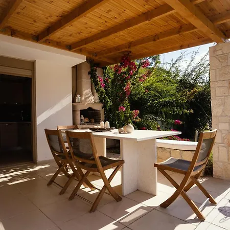 Destiny Πευκοχώρι